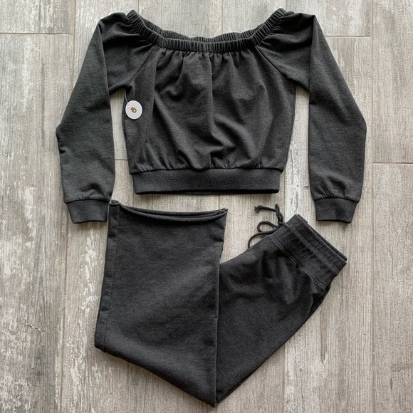 π₯π₯SPIRITUAL GANGSTER - OFF SHOULDER SWEAT SETπ₯ - Picture 4 of 5